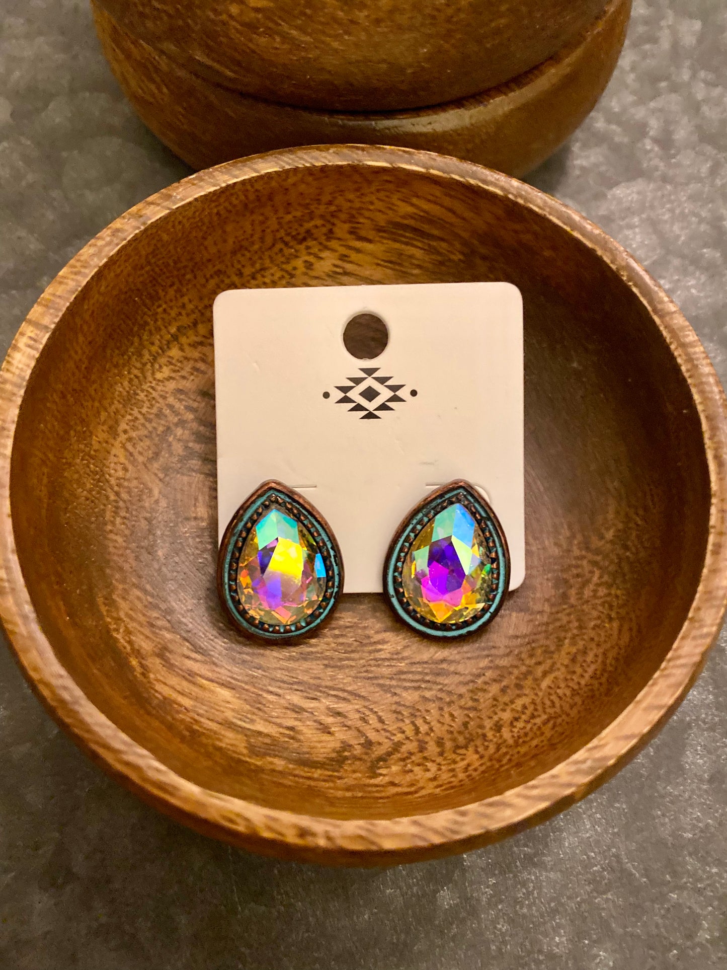 STONE TEARDROP EARRINGS