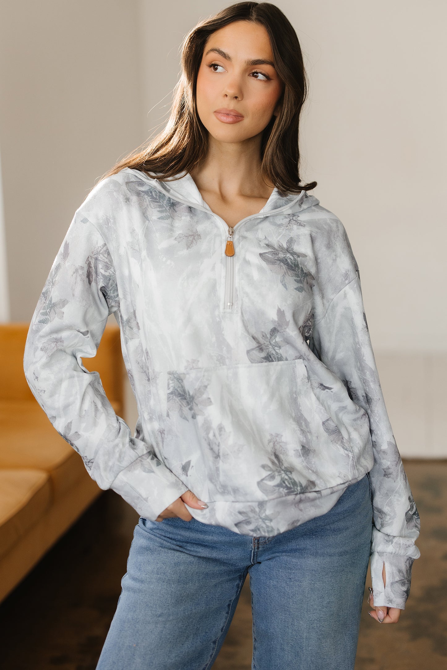 eGray Camo Leaf Print Kangaroo Pocket Quarter Zip Sweatshirt