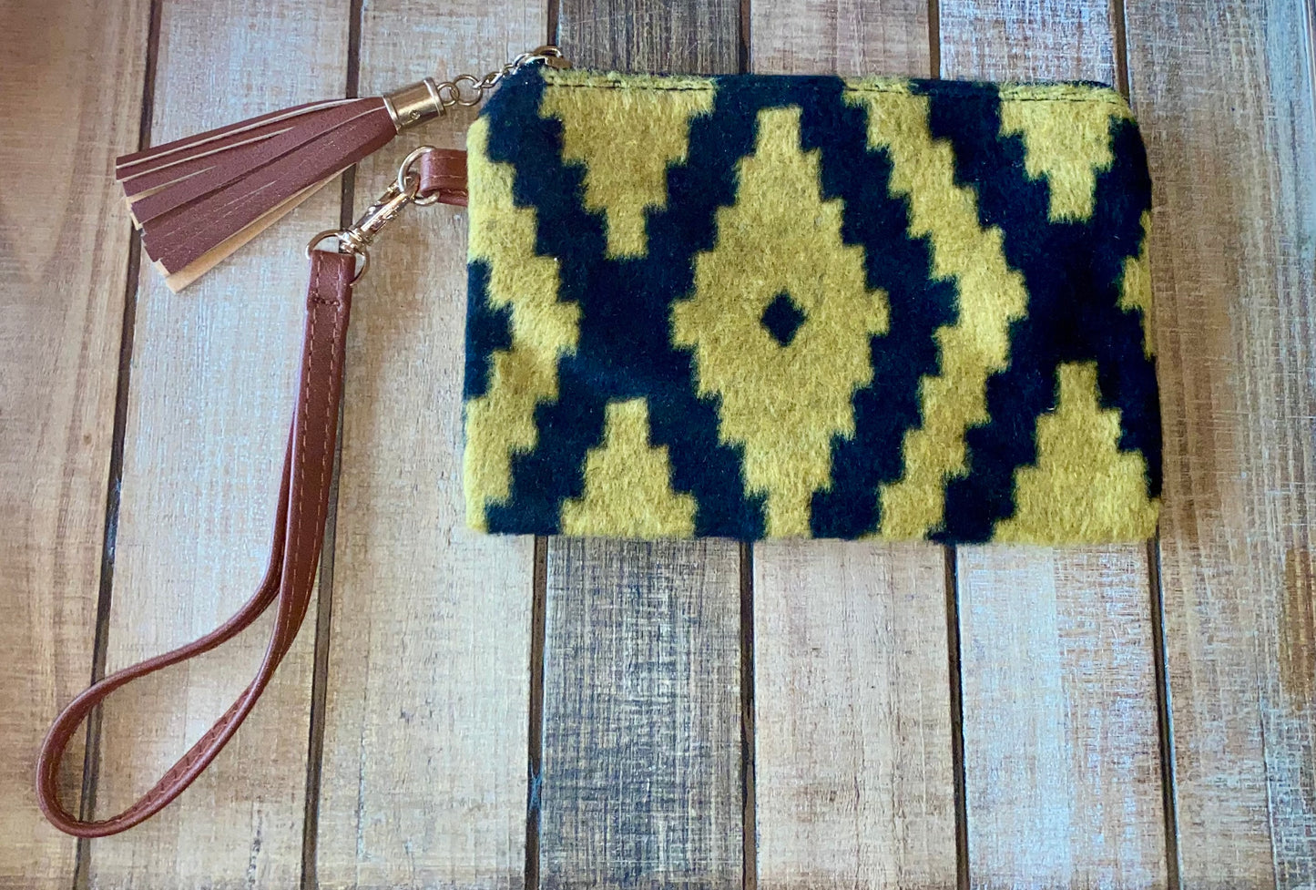 AZTEC WRISTLET POUCH BAG