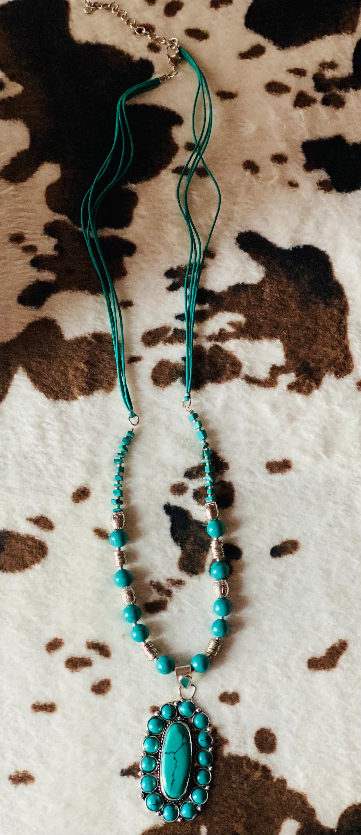 TURQUOISE & SILVER NECKLACE